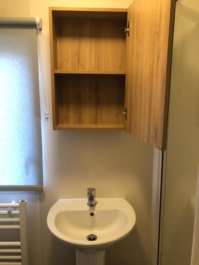Classy Caravan With Ample Space Bembridge Exteriér fotografie