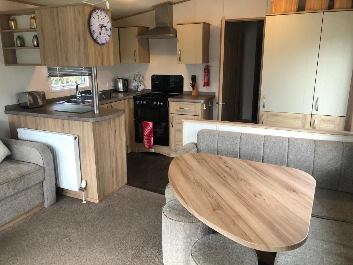 Classy Caravan With Ample Space Bembridge Exteriér fotografie