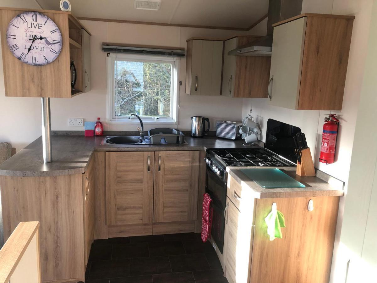 Classy Caravan With Ample Space Bembridge Exteriér fotografie